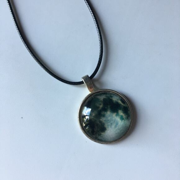 Abstract glass front dark green splatter pendant necklace - Picture 8 of 11